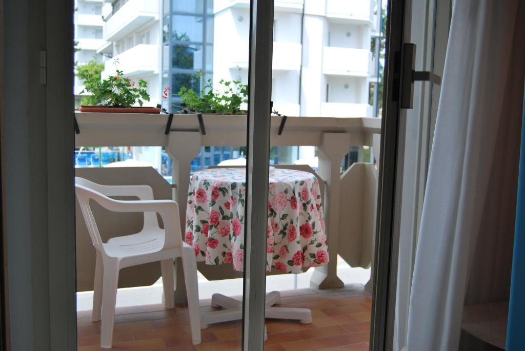 Hotel Rosapineta - Adults Only Lignano Sabbiadoro Quarto foto